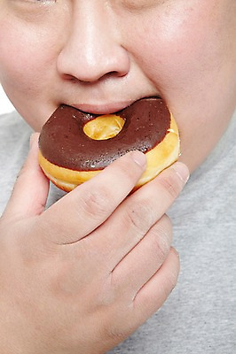 포토 JPG 스튜디오촬영 라이프스타일 손 남자 얼굴 음식 빵 몸매관리 다이어트 실내 건강 한명 들기 사람 동양인 근접촬영 20대 성인 신체부위 건강관리 한국인 도넛 먹기 비만 군것질 고칼로리 남자만 남자한명만 성인남자만 청년만 청년남자만 청년남자한명만 성인한명만 성인남자한명만 성인만 국내포토 1 뷰포인트 모션 디저트 관리 인종 청년 내부 생활 몸매 칼로리 파일형식