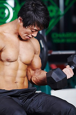 포토 JPG 라이프스타일 남자 포즈 몸매관리 근육 상의탈의 실내 건강 한명 들기 사람 앉기 20대 성인 앞모습 아웃포커스 운동복 운동 건강관리 운동기구 헬스 아령 헬스장 한국인 목표 웨이트트레이닝 연습 팔운동 헬스동작 열정 알통 시티드덤벨컬 이두운동 남자만 남자한명만 성인남자만 청년만 청년남자만 청년남자한명만 성인한명만 성인남자한명만 성인만 국내포토 1 옷 감정 뷰포인트 컨셉 다이어트 모션 탈의 촬영기법 관리 동양인 청년 내부 생활 파일형식