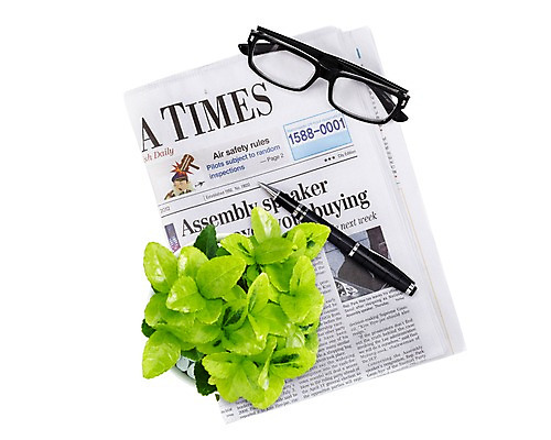 PSD 식물 편집 편집이미지 화분 안경 잎 사람없음 필기구 펜 볼펜 신문 오브젝트 합성 영자신문 편집소스 이미지편집 편집실사 잡화 문구용품 간행물 뉴스 CG 파일형식