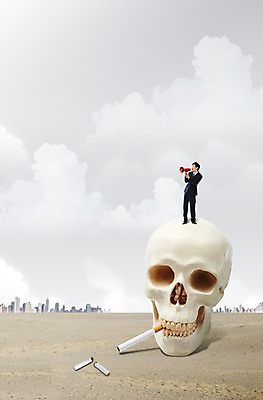 PSD 구름 편집 편집이미지 남자 캠페인 교통 인체모형 하늘 해골 흡연 담배 건강 경고 한명 사람 동양인 빌딩 성인 건물 모형 건강관리 확성기 외침 연기 결심 물기 담뱃재 알림 금연 담배꽁초 담배연기 해골모형 남자만 남자한명만 성인남자만 성인만 이미지편집 자연요소 1 건축물 컨셉 모션 뼈 관리 인종 소리 사회이슈 파일형식