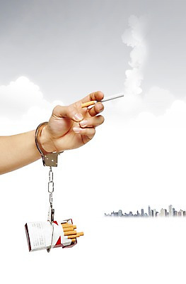 PSD 편집 편집이미지 건축물 캠페인 포즈 모션 하늘 흡연 담배 건강 한명 들기 사람 손짓 빌딩 건물 신체부위 건강관리 결심 수갑 알림 금연 기호식품 담배갑 이미지편집 1 건축 음식 컨셉 관리 사회이슈 파일형식