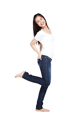 포토 JPG 스튜디오촬영 전신 외국인 해외기획촬영 우먼라이프 라이프스타일 긴머리 2012년태국 여자 허리손 포즈 맨발 실내 한명 서기 미소 웃음 누끼 사람 동양인 20대 성인 옆모습 캐주얼 활발 청바지 편안함 다리들기 의료성형뷰티 여자만 여자한명만 성인여자만 청년만 청년여자만 성인한명만 청년여자한명만 성인여자한명만 성인만 국내포토 1 헤어스타일 옷 뷰포인트 컨셉 바지 모션 발 표정 인종 청년 내부 생활 감각 파일형식