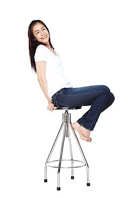 포토 JPG 스튜디오촬영 전신 외국인 해외기획촬영 우먼라이프 라이프스타일 긴머리 2012년태국 여자 포즈 의자 맨발 실내 한명 미소 웃음 누끼 사람 앉기 동양인 20대 성인 옆모습 캐주얼 활발 청바지 편안함 의료성형뷰티 여자만 여자한명만 성인여자만 청년만 청년여자만 성인한명만 청년여자한명만 성인여자한명만 성인만 국내포토 1 헤어스타일 옷 뷰포인트 가구 컨셉 바지 모션 발 표정 인종 청년 내부 생활 감각 파일형식