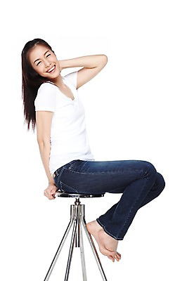 포토 JPG 스튜디오촬영 전신 외국인 해외기획촬영 우먼라이프 라이프스타일 긴머리 2012년태국 여자 포즈 의자 맨발 실내 한명 미소 웃음 누끼 사람 앉기 동양인 20대 성인 옆모습 캐주얼 손들기 활발 청바지 편안함 의료성형뷰티 여자만 여자한명만 성인여자만 청년만 청년여자만 성인한명만 청년여자한명만 성인여자한명만 성인만 국내포토 1 헤어스타일 옷 뷰포인트 가구 컨셉 바지 모션 발 표정 인종 청년 내부 생활 감각 파일형식