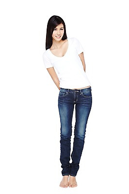 포토 JPG 스튜디오촬영 전신 외국인 해외기획촬영 우먼라이프 라이프스타일 긴머리 2012년태국 여자 포즈 맨발 실내 한명 서기 미소 웃음 누끼 사람 동양인 20대 성인 앞모습 캐주얼 활발 청바지 편안함 뒷짐 의료성형뷰티 여자만 여자한명만 성인여자만 청년만 청년여자만 성인한명만 청년여자한명만 성인여자한명만 성인만 국내포토 1 헤어스타일 옷 뷰포인트 컨셉 바지 모션 발 표정 인종 청년 내부 생활 감각 파일형식