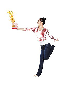 포토 JPG 스튜디오촬영 전신 외국인 해외기획촬영 우먼라이프 라이프스타일 2012년태국 여자 포즈 모션 맨발 실내 한명 들기 누끼 사람 동양인 20대 성인 옆모습 캐주얼 달리기 점프 놀람 활발 청바지 팝콘 쏟아짐 다리들기 여자만 여자한명만 성인여자만 청년만 청년여자만 성인한명만 청년여자한명만 성인여자한명만 성인만 국내포토 1 옷 감정 뷰포인트 컨셉 바지 발 표정 인종 청년 내부 생활 파일형식