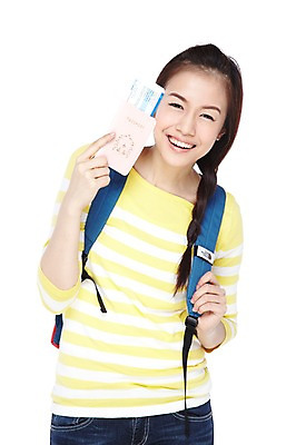 포토 JPG 스튜디오촬영 외국인 해외기획촬영 우먼라이프 라이프스타일 긴머리 2012년태국 여자 해외여행 여행 가방 배낭 땋은머리 실내 한명 서기 미소 웃음 들기 누끼 사람 동양인 상반신 20대 성인 앞모습 캐주얼 티켓 항공권 즐거움 배낭여행 여권 여자만 여자한명만 성인여자만 청년만 청년여자만 성인한명만 청년여자한명만 성인여자한명만 성인만 국내포토 1 해외 헤어스타일 잡화 옷 감정 뷰포인트 모션 표정 인종 청년 내부 생활 파일형식