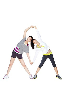 포토 JPG 스튜디오촬영 전신 외국인 해외기획촬영 우먼라이프 라이프스타일 2012년태국 여자 포즈 운동화 실내 건강 서기 미소 웃음 누끼 사람 동양인 20대 성인 두명 앞모습 친구 운동복 운동 손들기 손잡기 스트레칭 목표 체조 맨손체조 옆구리운동 커플체조 의료성형뷰티 여자만 성인여자만 청년만 청년여자만 성인만 국내포토 옷 뷰포인트 신발 컨셉 관계 모션 표정 인종 청년 내부 생활 파일형식