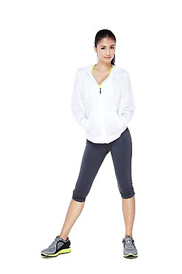 포토 JPG 스튜디오촬영 전신 외국인 해외기획촬영 우먼라이프 라이프스타일 2012년태국 여자 운동화 실내 건강 한명 서기 누끼 사람 동양인 20대 성인 앞모습 운동복 운동 목표 의료성형뷰티 여자만 여자한명만 성인여자만 청년만 청년여자만 성인한명만 청년여자한명만 성인여자한명만 성인만 국내포토 1 옷 뷰포인트 신발 컨셉 모션 인종 청년 내부 생활 파일형식