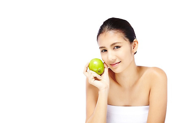포토 JPG 스튜디오촬영 외국인 해외기획촬영 우먼라이프 라이프스타일 2012년태국 여자 음식 포즈 과일 실내 한명 미소 웃음 들기 누끼 사람 동양인 상반신 20대 성인 앞모습 뷰티 사과 튜브탑 청사과 청순 의료성형뷰티 여자만 여자한명만 성인여자만 청년만 청년여자만 성인한명만 청년여자한명만 성인여자한명만 성인만 국내포토 1 뷰포인트 컨셉 상의 모션 표정 인종 청년 내부 생활 파일형식