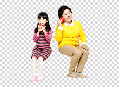 스튜디오촬영 전신 편집이미지 라이프스타일 여자 노년 할머니 어린이 가족 놀이 손녀 슬리퍼 실내 미소 웃음 들기 사람 앉기 동양인 소녀 성인 취미 두명 앞모습 캐주얼 실버라이프 장난감 놀이용품 한국인 60대 종이컵 손주 통화 전화놀이 PNG 여자만 편집소스 옷 뷰포인트 신발 관계 모션 표정 인종 내부 생활 컵 일회용 오브젝트 파일형식