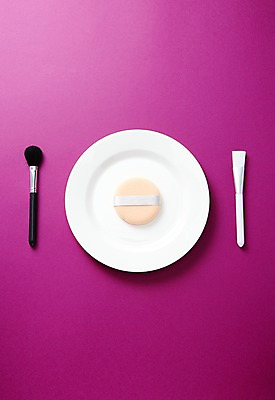 포토 JPG 스튜디오촬영 그릇 식기 접시 생활용품 백그라운드 주방용품 실내 사람없음 하이앵글 화장 뷰티 화장용품 붓 파우더 국내포토 뷰포인트 내부 미용용품 오브젝트 파일형식