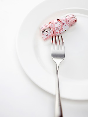 포토 JPG 스튜디오촬영 그릇 식기 접시 생활용품 백그라운드 포크 주방용품 실내 줄자 자 근접촬영 사람없음 하이앵글 숫자 도구 측정 눈금 치수 국내포토 문자 뷰포인트 문구용품 내부 오브젝트 파일형식