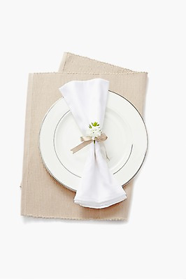 포토 JPG 스튜디오촬영 그릇 식기 접시 리본 생활용품 백그라운드 주방용품 실내 사람없음 장식 하이앵글 끈 테이블매트 국내포토 뷰포인트 내부 식탁보 오브젝트 파일형식