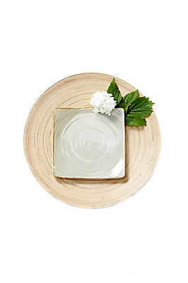 포토 JPG 스튜디오촬영 식물 그릇 식기 접시 꽃잎 꽃 생활용품 잎 주방용품 실내 누끼 사람없음 하이앵글 수국 나무접시 국내포토 뷰포인트 내부 오브젝트 파일형식