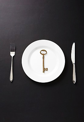 포토 JPG 스튜디오촬영 그릇 식기 접시 생활용품 백그라운드 주방용품 열쇠 실내 안전 사람없음 하이앵글 잠금 보안 국내포토 뷰포인트 내부 오브젝트 파일형식