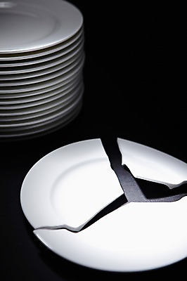 포토 JPG 스튜디오촬영 그릇 식기 접시 조각 생활용품 백그라운드 주방용품 실내 사람없음 쌓기 손상 깨짐 국내포토 컨셉 모션 내부 오브젝트 파일형식