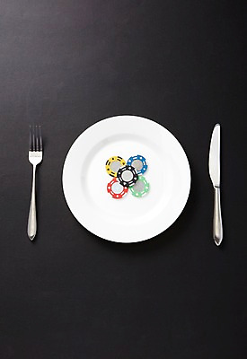 포토 JPG 스튜디오촬영 그릇 식기 접시 생활용품 백그라운드 포크 놀이 주방용품 레저 실내 사람없음 하이앵글 놀이용품 게임 나이프 포커칩 도박 국내포토 놀이칩 뷰포인트 내부 칼 오브젝트 포커 파일형식