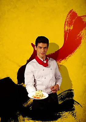 PSD 서양인 외국인 백인 편집이미지 직업 그릇 접시 남자 음식 파스타 서양음식 스파게티 요리 한명 서기 미소 웃음 들기 사람 상반신 20대 성인 앞모습 레스토랑 주방장 요리사 면류 면 이탈리아음식 음식전단 남자만 남자한명만 성인남자만 청년만 청년남자만 청년남자한명만 성인한명만 성인남자한명만 성인만 이미지편집 1 식기 뷰포인트 모션 표정 인종 청년 식당 전단 파일형식