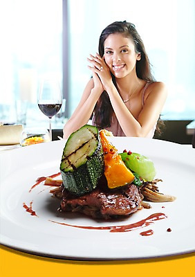 PSD 서양인 외국인 백인 편집이미지 라이프스타일 그릇 접시 여자 음식 와인잔 의자 창문 식탁 탁자 호박 호텔 잔 주류 서양음식 육류 스테이크 요리 한명 미소 웃음 사람 앉기 상반신 20대 성인 장식 컵 식당 레스토랑 와인 와인병 음식전단 단호박 여자만 여자한명만 성인여자만 청년만 청년여자만 성인한명만 청년여자한명만 성인여자한명만 성인만 이미지편집 1 식기 음료 가구 채소 술잔 식재료 모션 숙소 병_용기 표정 인종 청년 생활 상점 전단 파일형식