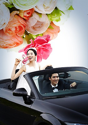 PSD 식물 편집이미지 커플 드레스 여자 남자 꽃 행복 신부 교통수단 부케 커플라이프 웨딩드레스 신랑 결혼 자동차 나비넥타이 서기 미소 웃음 들기 사람 앉기 동양인 정장 턱시도 상반신 성인 두명 드라이브 한국인 신혼여행 즐거움 스포츠카 웨딩카 성인만 이미지편집 라이프스타일 옷 감정 육상교통 꽃다발 교통 관계 모션 넥타이 표정 인종 이벤트 운전 파일형식