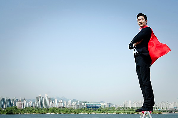 포토 JPG 주간 전신 직업 라이프스타일 남자 맨라이프 포즈 비즈니스 사다리 모션 하늘 한명 서기 사람 동양인 정장 빌딩 20대 성인 야외 옆모습 비즈니스라이프 강 팔짱 한국인 도시 직장인 비즈니스맨 망토 한강 슈퍼맨 남자만 남자한명만 성인남자만 청년만 청년남자만 청년남자한명만 성인한명만 성인남자한명만 성인만 국내포토 자연요소 1 옷 뷰포인트 서울 인종 청년 건물 생활 도구 영웅 랜드마크 파일형식