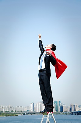 포토 JPG 주간 전신 직업 라이프스타일 남자 맨라이프 포즈 비즈니스 사다리 모션 하늘 한명 서기 사람 동양인 정장 빌딩 20대 성인 야외 옆모습 비즈니스라이프 강 주먹 한국인 올려보기 도시 직장인 비즈니스맨 망토 한강 슈퍼맨 가교 남자만 남자한명만 성인남자만 청년만 청년남자만 청년남자한명만 성인한명만 성인남자한명만 성인만 국내포토 자연요소 1 건축물 옷 뷰포인트 서울 인종 청년 건물 생활 도구 영웅 랜드마크 파일형식