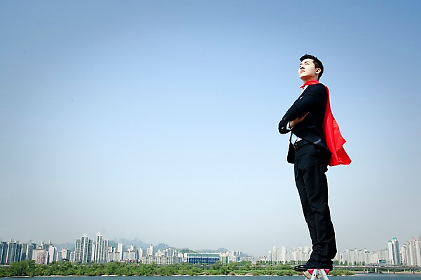 포토 JPG 주간 전신 직업 라이프스타일 응시 남자 맨라이프 포즈 비즈니스 사다리 모션 하늘 한명 서기 사람 동양인 정장 빌딩 20대 성인 야외 옆모습 비즈니스라이프 강 팔짱 한국인 도시 직장인 비즈니스맨 망토 한강 슈퍼맨 남자만 남자한명만 성인남자만 청년만 청년남자만 청년남자한명만 성인한명만 성인남자한명만 성인만 국내포토 자연요소 1 시선 옷 뷰포인트 서울 인종 청년 건물 생활 도구 영웅 랜드마크 파일형식