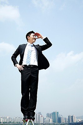 포토 JPG 주간 전신 구름 직업 라이프스타일 응시 남자 맨라이프 허리손 포즈 비즈니스 사다리 모션 하늘 한명 서기 미소 웃음 사람 동양인 정장 손짓 빌딩 20대 성인 야외 앞모습 비즈니스라이프 한국인 관찰 도시 직장인 비즈니스맨 남자만 남자한명만 성인남자만 청년만 청년남자만 청년남자한명만 성인한명만 성인남자한명만 성인만 국내포토 자연요소 1 시선 옷 뷰포인트 표정 인종 청년 건물 생활 도구 파일형식