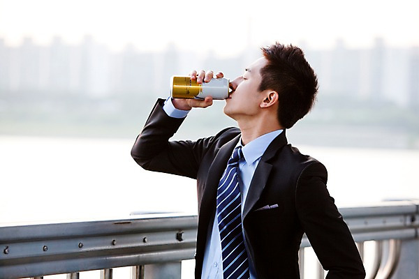 포토 JPG 주간 직업 라이프스타일 남자 여유 음료 맨라이프 비즈니스 난간 휴식 맥주 주류 한명 들기 사람 동양인 정장 상반신 20대 성인 취미 야외 옆모습 아웃포커스 비즈니스라이프 눈감음 한국인 마시기 직장인 비즈니스맨 먹기 음주 한강 상쾌 캔맥주 가교 남자만 남자한명만 성인남자만 청년만 청년남자만 청년남자한명만 성인한명만 성인남자한명만 성인만 혼족 낮술 국내포토 자연요소 1 건축물 옷 감정 뷰포인트 컨셉 모션 서울 촬영기법 인종 청년 생활 캔 랜드마크 싱글라이프 파일형식