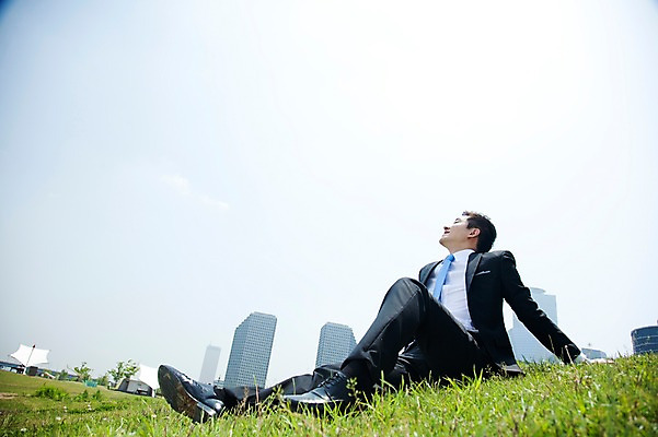 포토 JPG 주간 전신 직업 라이프스타일 응시 공원 남자 맨라이프 비즈니스 하늘 휴식 한명 사람 앉기 동양인 정장 빌딩 잔디 20대 성인 야외 옆모습 비즈니스라이프 한국인 직장인 비즈니스맨 한강 상쾌 남자만 남자한명만 성인남자만 청년만 청년남자만 청년남자한명만 성인한명만 성인남자한명만 성인만 국내포토 자연요소 식물 1 시선 옷 공공시설 감정 뷰포인트 컨셉 모션 서울 인종 청년 건물 생활 랜드마크 파일형식