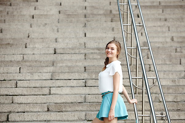 포토 JPG 주간 서양인 외국인 백인 라이프스타일 여자 여행 반바지 난간 서울 한국 한명 서기 미소 웃음 사람 20대 성인 야외 옆모습 아웃포커스 캐주얼 여행객 계단 남산 남산공원 국내여행 여자만 여자한명만 성인여자만 청년만 청년여자만 성인한명만 청년여자한명만 성인여자한명만 성인만 국내포토 자연요소 1 옷 아시아 뷰포인트 바지 모션 촬영기법 표정 인종 청년 생활 랜드마크 파일형식