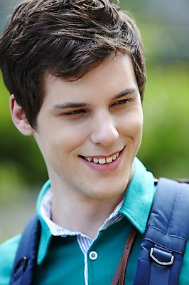 포토 JPG 주간 서양인 외국인 백인 라이프스타일 남자 여행 가방 배낭 서울 한국 한명 미소 웃음 사람 상반신 20대 성인 야외 앞모습 아웃포커스 캐주얼 여행객 청계천 국내여행 남자만 남자한명만 성인남자만 청년만 청년남자만 청년남자한명만 성인한명만 성인남자한명만 성인만 국내포토 자연요소 1 잡화 옷 아시아 뷰포인트 촬영기법 표정 인종 청년 생활 강 랜드마크 파일형식