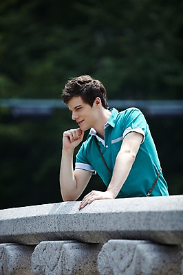 포토 JPG 주간 서양인 외국인 백인 라이프스타일 응시 남자 여행 난간 서울 한국 한명 사람 상반신 20대 성인 야외 옆모습 아웃포커스 캐주얼 여행객 도시 청계천 국내여행 남자만 남자한명만 성인남자만 청년만 청년남자만 청년남자한명만 성인한명만 성인남자한명만 성인만 국내포토 자연요소 1 시선 옷 아시아 뷰포인트 촬영기법 인종 청년 생활 강 랜드마크 파일형식