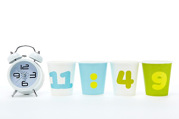 포토 JPG 스튜디오촬영 기호 시계 생활용품 실내 누끼 사람없음 컵 숫자 자명종 알람 시간 9 4 종이컵 오브젝트 탁상시계 아라비아숫자 11 : 국내포토 문자 식기 내부 일회용 특수문자 파일형식