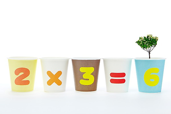 포토 JPG 스튜디오촬영 나무 식물 기호 2 실내 3 누끼 사람없음 컵 숫자 수학 X 종이컵 6 오브젝트 아라비아숫자 문제 수학기호 = 곱셈 국내포토 문자 식기 알파벳 교과목 내부 일회용 파일형식