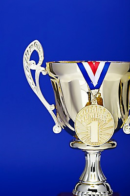 포토 JPG 스튜디오촬영 실내 사람없음 컵 숫자 축하 우승 최고 상품 상 트로피 메달 오브젝트 기념품 금메달 국내포토 문자 식기 컨셉 내부 상_우승 상패 상_상패 파일형식