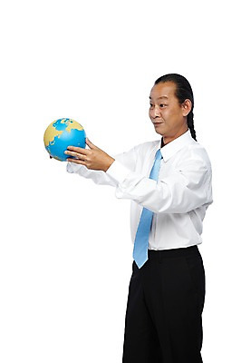 포토 JPG 스튜디오촬영 외국인 해외기획촬영 직업 라이프스타일 긴머리 2012년태국 할아버지 노년 남자 지구 비즈니스 사업가 땋은머리 실내 한명 서기 들기 누끼 사람 동양인 정장 옆모습 비즈니스라이프 실버라이프 세계 글로벌 지구본 글로벌비즈니스 직장인 비즈니스맨 괴짜 60대 남자만 남자한명만 노인만 노인남자만 노인남자한명만 국내포토 1 헤어스타일 옷 뷰포인트 컨셉 모션 인종 성인 내부 생활 성인만 파일형식