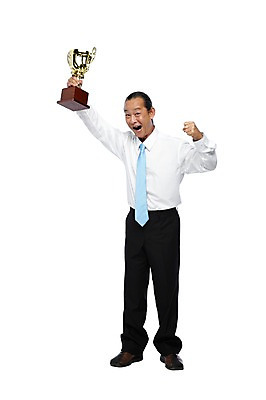 포토 JPG 스튜디오촬영 전신 외국인 해외기획촬영 직업 라이프스타일 2012년태국 할아버지 노년 남자 비즈니스 사업가 실내 한명 서기 미소 웃음 들기 누끼 사람 동양인 정장 앞모습 비즈니스라이프 실버라이프 기쁨 우승 직장인 비즈니스맨 괴짜 60대 상 트로피 남자만 남자한명만 노인만 노인남자만 노인남자한명만 국내포토 1 옷 감정 뷰포인트 컨셉 모션 표정 인종 성인 내부 생활 최고 상_우승 상패 성인만 파일형식