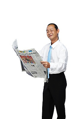 포토 JPG 스튜디오촬영 외국인 해외기획촬영 직업 라이프스타일 응시 2012년태국 할아버지 노년 남자 비즈니스 사업가 실내 한명 서기 미소 웃음 들기 누끼 사람 동양인 정장 옆모습 비즈니스라이프 실버라이프 직장인 비즈니스맨 신문 괴짜 신문읽기 60대 남자만 남자한명만 노인만 노인남자만 노인남자한명만 국내포토 1 시선 옷 뷰포인트 컨셉 모션 표정 인종 성인 내부 생활 간행물 뉴스 읽기 성인만 파일형식