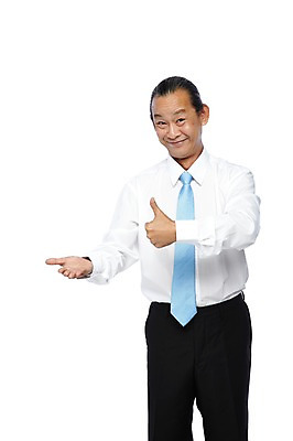 포토 JPG 스튜디오촬영 외국인 해외기획촬영 직업 라이프스타일 2012년태국 할아버지 노년 남자 포즈 비즈니스 사업가 모션 실내 한명 서기 미소 웃음 누끼 사람 동양인 정장 손짓 앞모습 비즈니스라이프 실버라이프 최고 직장인 비즈니스맨 괴짜 60대 만족 추천 권유 남자만 남자한명만 노인만 노인남자만 노인남자한명만 국내포토 1 옷 감정 뷰포인트 컨셉 표정 인종 성인 내부 생활 성인만 파일형식