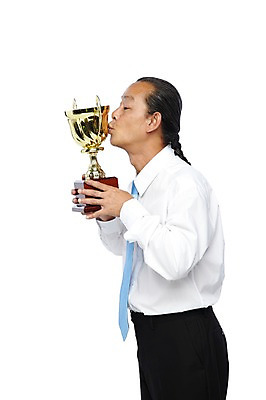 포토 JPG 스튜디오촬영 외국인 해외기획촬영 직업 라이프스타일 2012년태국 할아버지 노년 남자 비즈니스 사업가 키스 실내 한명 서기 들기 누끼 사람 동양인 정장 옆모습 비즈니스라이프 실버라이프 우승 직장인 비즈니스맨 괴짜 60대 상 트로피 세리머니 남자만 남자한명만 노인만 노인남자만 노인남자한명만 국내포토 1 옷 뷰포인트 컨셉 모션 인종 성인 내부 생활 최고 상_우승 상패 애정표현 성인만 파일형식