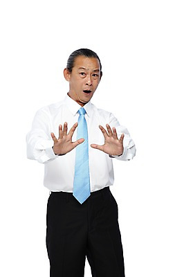 포토 JPG 스튜디오촬영 외국인 해외기획촬영 직업 라이프스타일 2012년태국 할아버지 노년 남자 감정 포즈 비즈니스 사업가 모션 실내 한명 서기 누끼 사람 동양인 정장 손짓 앞모습 비즈니스라이프 실버라이프 놀람 직장인 비즈니스맨 괴짜 60대 거절 경계 남자만 남자한명만 노인만 노인남자만 노인남자한명만 국내포토 1 옷 뷰포인트 컨셉 표정 인종 성인 내부 생활 성인만 파일형식