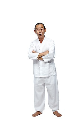 포토 JPG 스튜디오촬영 전신 외국인 해외기획촬영 전통 라이프스타일 2012년태국 할아버지 노년 남자 포즈 맨발 실내 표정 한명 서기 누끼 사람 동양인 앞모습 실버라이프 팔짱 유머 괴짜 60대 전통의상 모시 모시옷 남자만 남자한명만 노인만 노인남자만 노인남자한명만 국내포토 1 옷 감정 뷰포인트 컨셉 모션 발 인종 성인 내부 생활 직물 성인만 파일형식