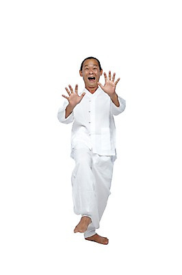 포토 JPG 스튜디오촬영 전신 외국인 해외기획촬영 전통 라이프스타일 2012년태국 할아버지 노년 남자 포즈 모션 맨발 실내 한명 서기 누끼 사람 동양인 손짓 앞모습 실버라이프 놀람 표현 유머 괴짜 60대 전통의상 모시 모시옷 남자만 남자한명만 노인만 노인남자만 노인남자한명만 국내포토 1 옷 감정 뷰포인트 컨셉 발 표정 인종 성인 내부 생활 직물 성인만 파일형식