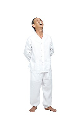 포토 JPG 스튜디오촬영 전신 외국인 해외기획촬영 전통 라이프스타일 2012년태국 할아버지 노년 남자 포즈 모션 맨발 실내 한명 서기 미소 웃음 누끼 사람 동양인 앞모습 실버라이프 올려보기 괴짜 60대 전통의상 모시 모시옷 즐거움 뒷짐 남자만 남자한명만 노인만 노인남자만 노인남자한명만 국내포토 1 옷 감정 뷰포인트 컨셉 발 표정 인종 성인 내부 생활 직물 성인만 파일형식