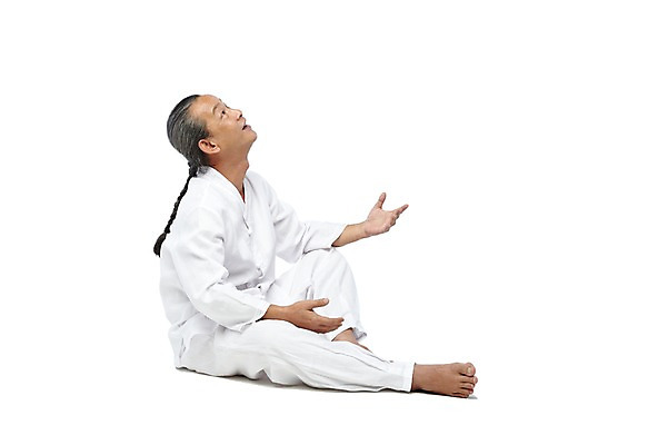 포토 JPG 스튜디오촬영 전신 외국인 해외기획촬영 전통 라이프스타일 긴머리 응시 2012년태국 할아버지 노년 남자 포즈 맨발 땋은머리 실내 한명 누끼 사람 앉기 동양인 옆모습 실버라이프 올려보기 괴짜 60대 전통의상 모시 모시옷 남자만 남자한명만 노인만 노인남자만 노인남자한명만 국내포토 1 헤어스타일 시선 옷 뷰포인트 컨셉 모션 발 인종 성인 내부 생활 직물 성인만 파일형식