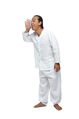 포토 JPG 스튜디오촬영 전신 외국인 해외기획촬영 전통 라이프스타일 응시 2012년태국 할아버지 노년 남자 포즈 장난 모션 맨발 실내 한명 서기 누끼 사람 동양인 손짓 옆모습 실버라이프 유머 괴짜 60대 전통의상 모시 모시옷 메롱 놀림 남자만 남자한명만 노인만 노인남자만 노인남자한명만 국내포토 1 시선 옷 감정 뷰포인트 컨셉 발 인종 성인 내부 생활 직물 성인만 파일형식