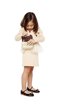 포토 JPG 스튜디오촬영 전신 외국인 해외기획촬영 라이프스타일 2012년태국 원피스 여자 어린이라이프 어린이 구두 가방 비즈니스 실내 한명 서기 누끼 사람 정장 소녀 옆모습 치마 귀여움 유치원 유치원생 핸드백 비즈니스우먼 체험 자신감 외출 키즈비즈니스 여자만 여자한명만 어린이만 소녀만 소녀한명만 국내포토 1 잡화 옷 교육 감정 뷰포인트 신발 컨셉 모션 하의 인종 내부 생활 직장인 파일형식