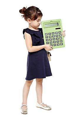 포토 JPG 스튜디오촬영 전신 외국인 해외기획촬영 라이프스타일 응시 2012년태국 원피스 여자 어린이라이프 어린이 구두 비즈니스 실내 한명 서기 들기 누끼 사람 정장 소녀 앞모습 금융 경제 치마 귀여움 사무용품 유치원 유치원생 전자계산기 계산기 비즈니스우먼 체험 자신감 계산 키즈비즈니스 여자만 여자한명만 어린이만 소녀만 소녀한명만 국내포토 1 시선 옷 교육 감정 뷰포인트 신발 컨셉 모션 하의 문구용품 인종 내부 생활 장비 직장인 파일형식